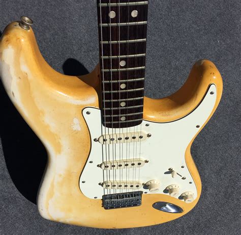 fender stratocaster 1975